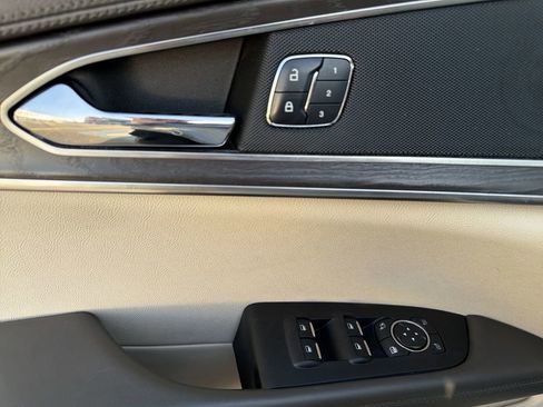 Used 2018 Lincoln MKX Reserve image 15