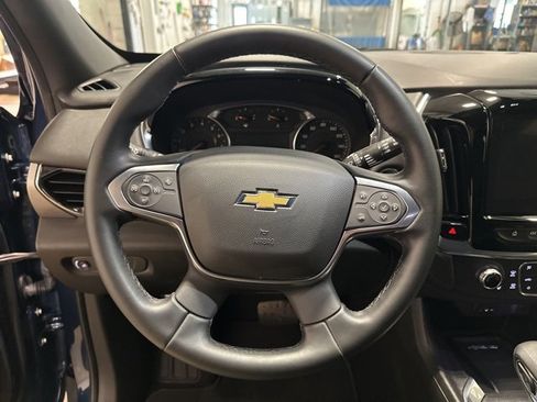Used 2023 Chevrolet Traverse LT image 17