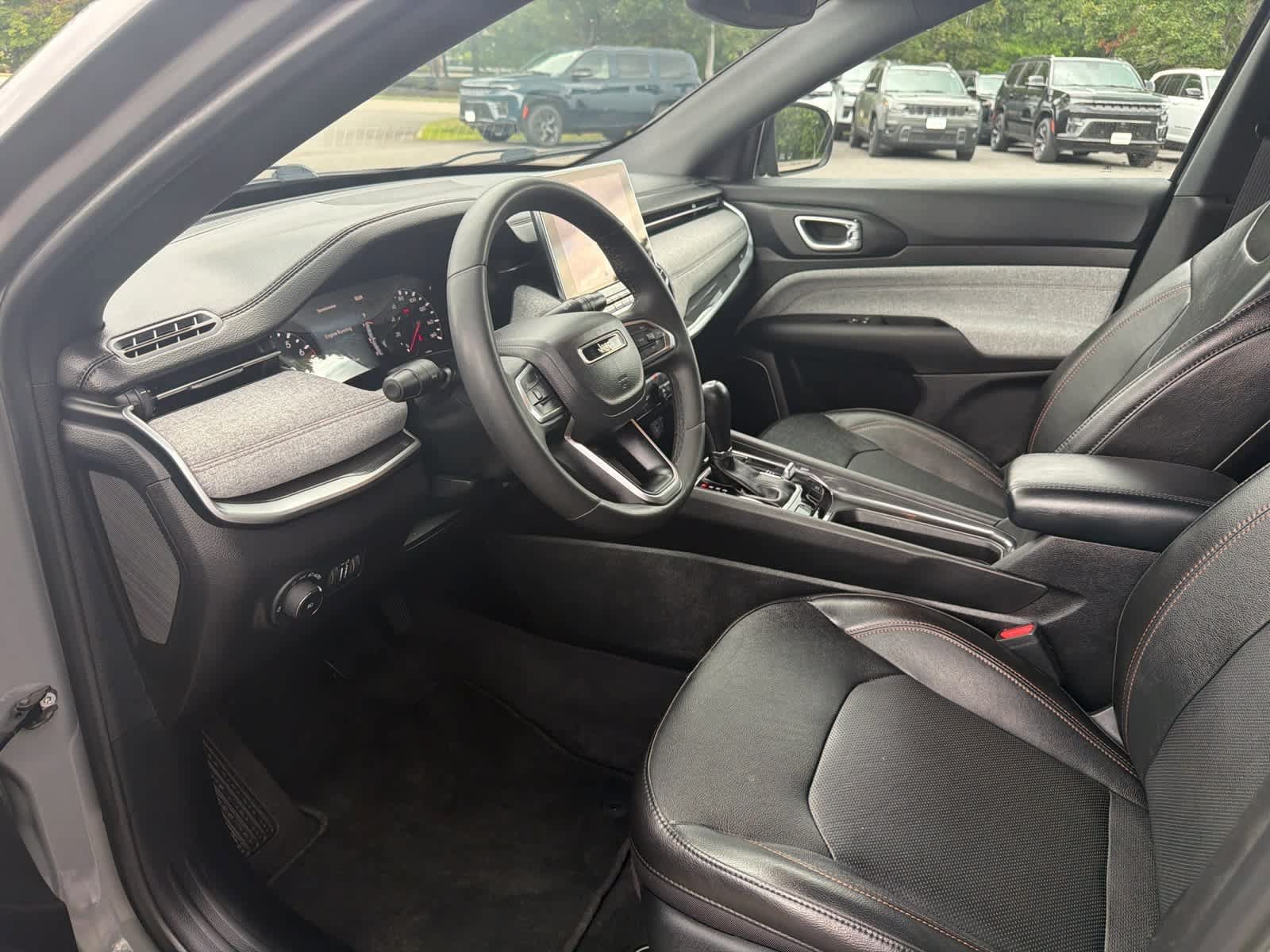 Used 2023 Jeep Compass Latitude AWD/4WD image 9