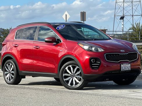 Used 2018 Kia Sportage EX w/ EX Premium Package image 2