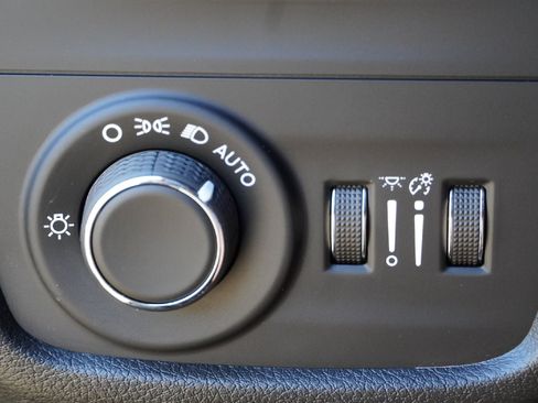 Used 2022 Jeep Grand Cherokee L Laredo image 21