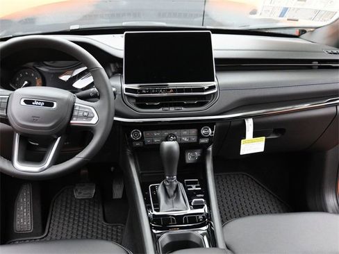 New 2026 Jeep Compass Latitude w/ Sun and Sound Group image 24