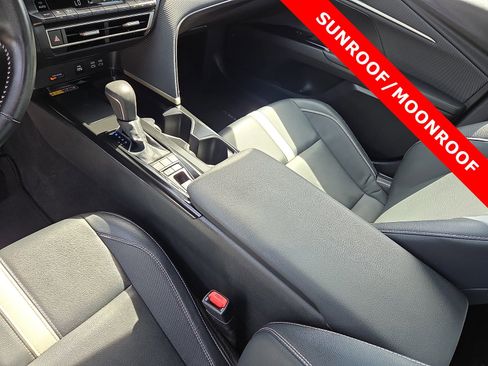 Used 2025 Toyota Camry SE w/ Convenience Package FWD image 25