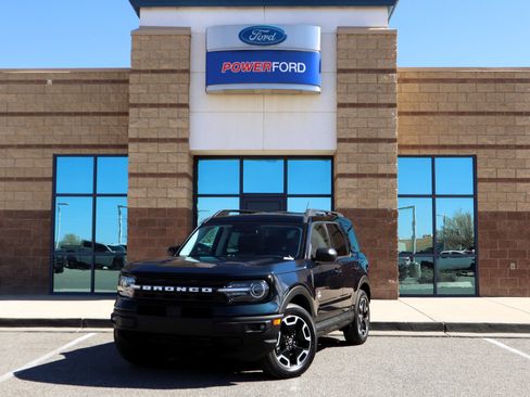 Used 2021 Ford Bronco Sport Outer Banks image 2