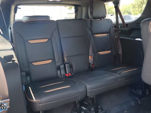 Used 2023 GMC Yukon XL AT4 AWD/4WD image 29