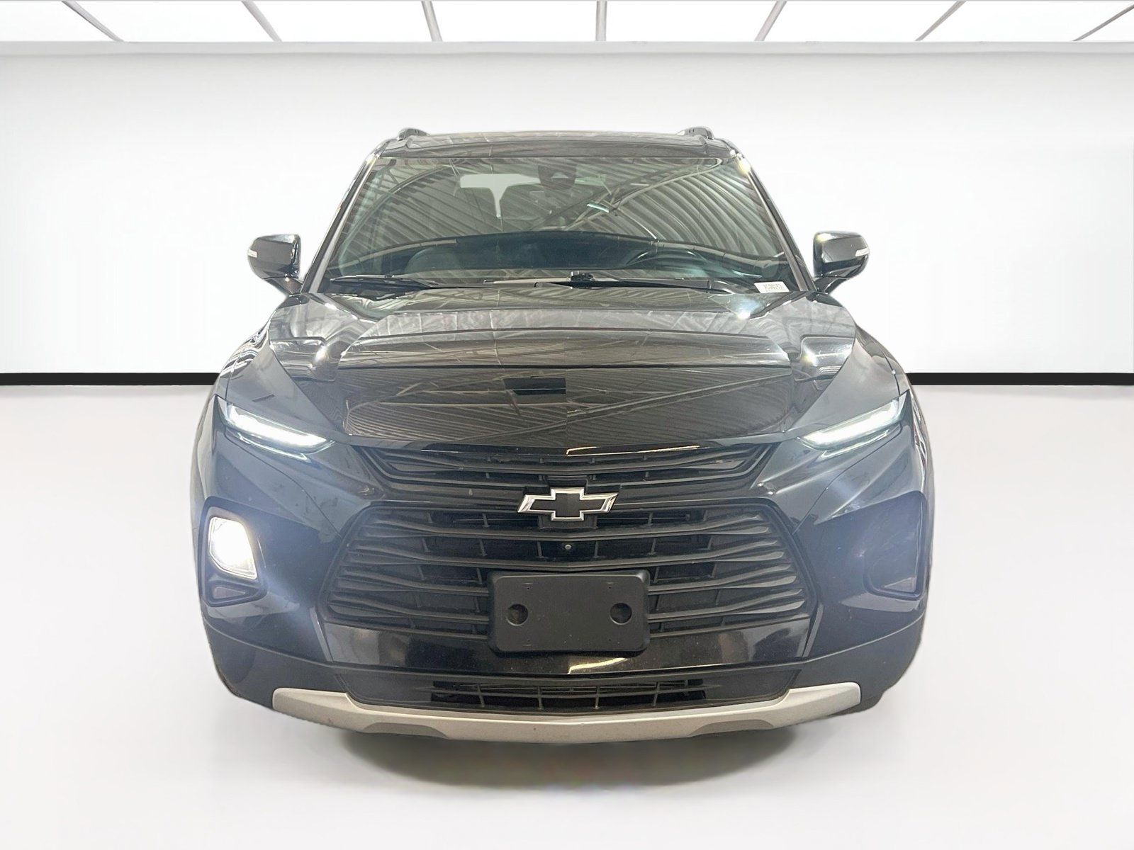 Used 2021 Chevrolet Blazer LT w/ Sound & Technology Package FWD image 2
