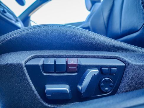 Used 2020 BMW 230i xDrive Convertible w/ Premium Package image 31