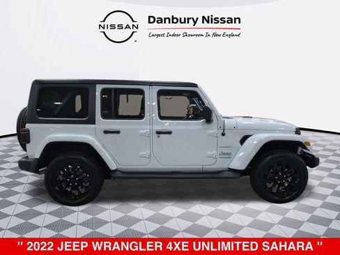 Used 2022 Jeep Wrangler Unlimited Sahara w/ Cold Weather Group AWD/4WD image 2