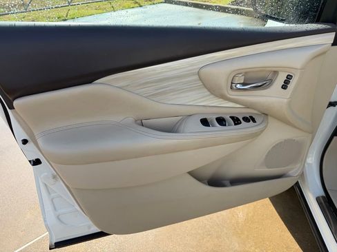 Used 2018 Nissan Murano Platinum image 12