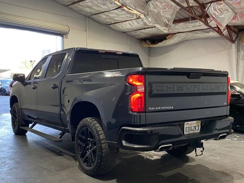 Used 2022 Chevrolet Silverado 1500 LT Trail Boss w/ Convenience Package II image 2