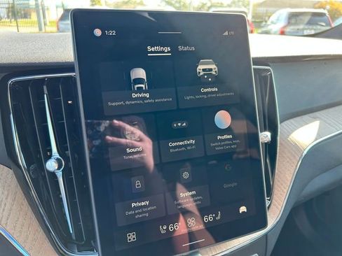 New 2026 Volvo XC60 B5 Core w/ Climate Package PRO image 27