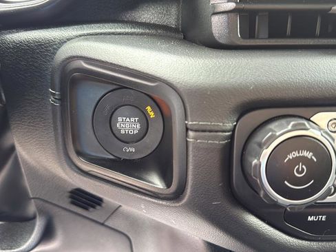 Used 2024 Jeep Wrangler Unlimited Sahara AWD/4WD image 27
