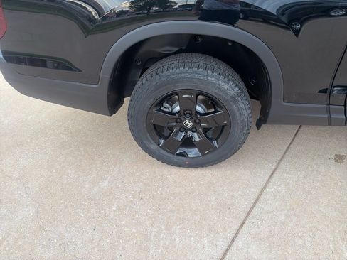 New 2026 Honda Ridgeline Black Edition image 13