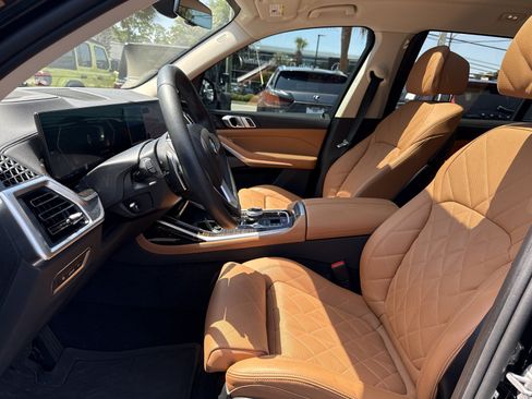 Used 2024 BMW X7 xDrive40i w/ Premium Package AWD/4WD image 18