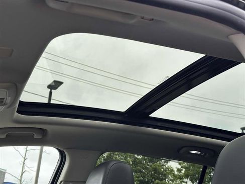 Used 2019 Buick Envision Premium image 16