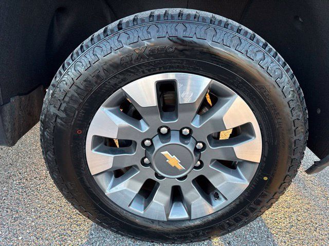 Used 2025 Chevrolet Silverado 2500 Custom w/ Custom Value Package AWD/4WD image 10