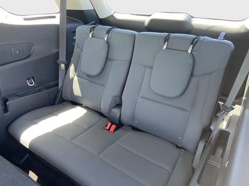 Used 2025 Ford Explorer Active AWD/4WD image 16