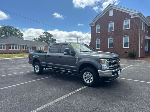 Used 2022 Ford F250 XLT AWD/4WD image 2