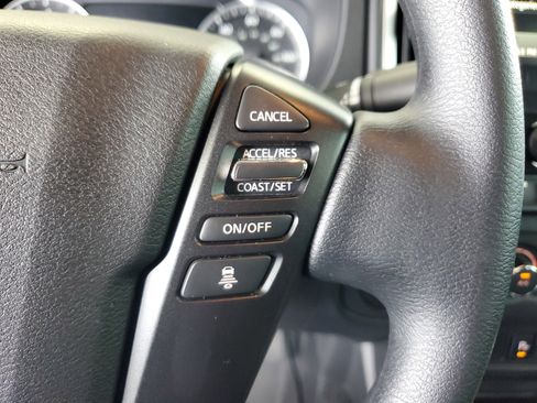 Used 2025 Nissan Frontier SV image 21