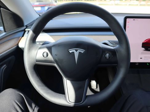 Used 2024 Tesla Model Y Long Range image 14