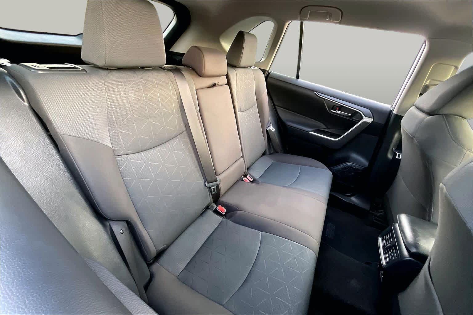 Used 2025 Toyota RAV4 XLE w/ Weather Package FWD image 18