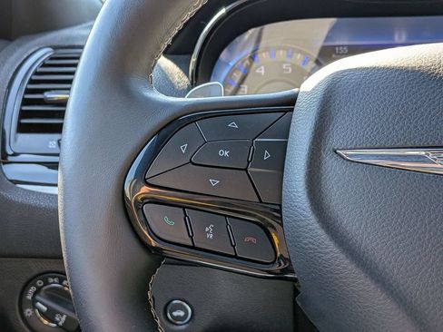 Used 2018 Chrysler 300 S w/ 300S Premium Group AWD/4WD image 13