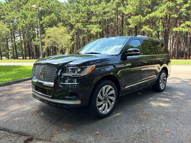 Certified 2023 Lincoln Navigator Reserve AWD/4WD image 7