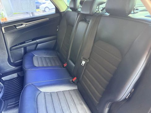 Used 2017 Ford Fusion SE w/ Equipment Group 201A image 16