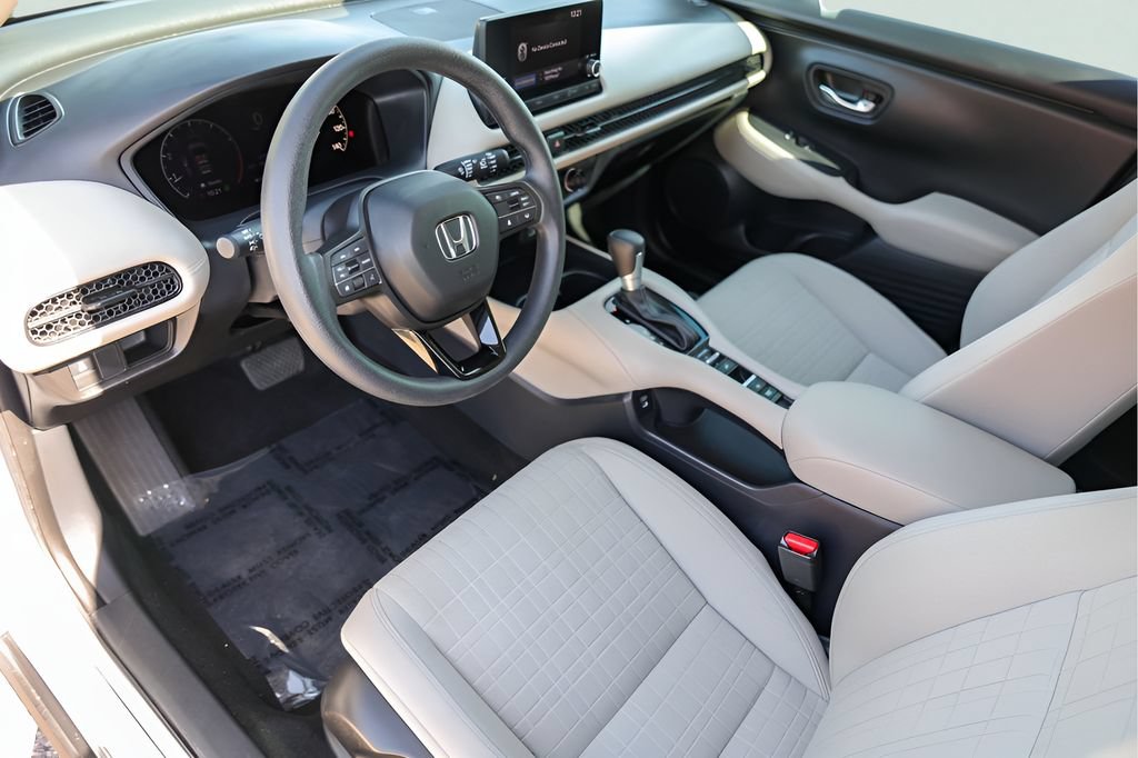 Used 2025 Honda HR-V LX image 12