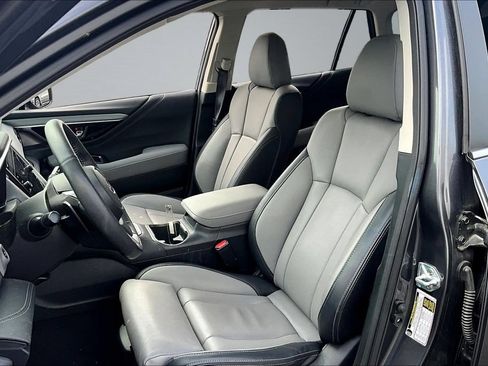 Used 2025 Subaru Outback Limited AWD/4WD image 17