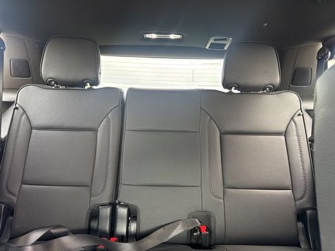 Used 2025 GMC Yukon Denali AWD/4WD image 43