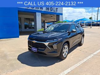 Used 2025 Chevrolet Trax LS w/ Driver Confidence Package FWD video 2