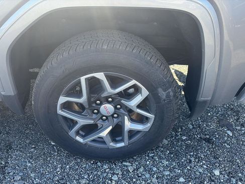 Used 2025 GMC Sierra 1500 SLT image 7