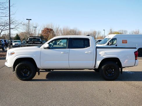 Used 2019 Toyota Tacoma SR image 14
