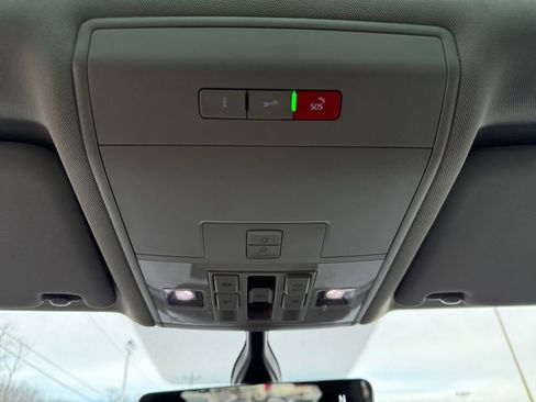 Used 2023 Volkswagen Atlas SE w/ Panoramic Sunroof Package image 19