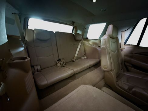 Used 2016 Cadillac Escalade Platinum image 40