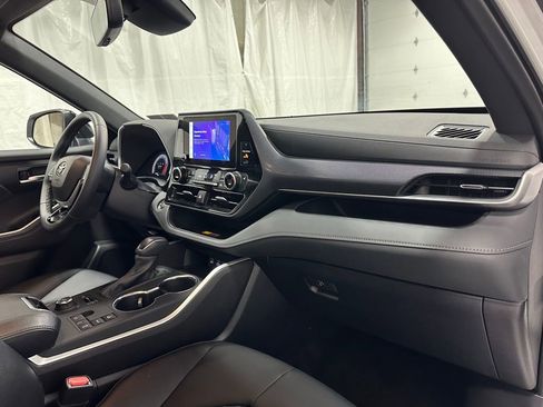 Used 2025 Toyota Highlander XSE image 64