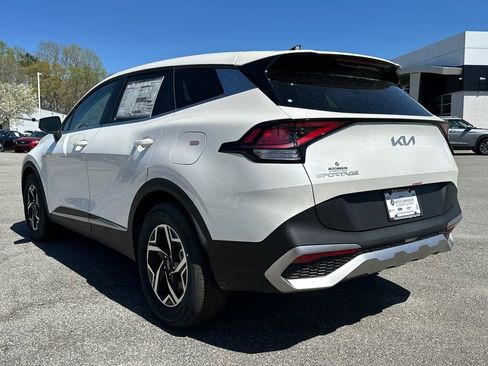 New 2024 Kia Sportage LX image 5