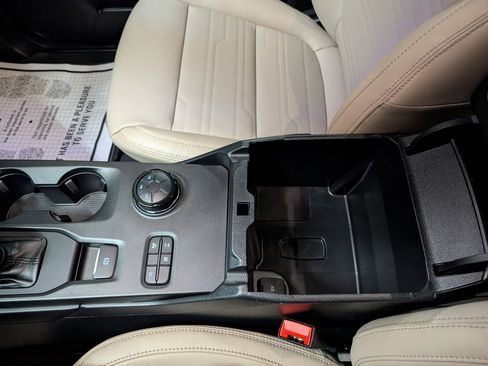 Used 2024 Ford Ranger Lariat w/ Trailer Tow Package image 18