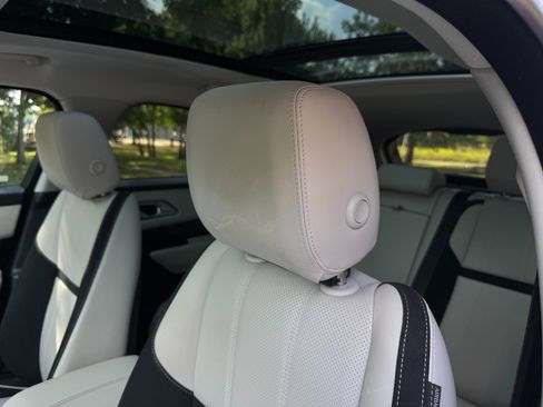 Used 2023 Land Rover Range Rover Velar R-Dynamic S image 15