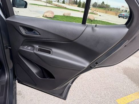 Used 2018 Chevrolet Equinox LT FWD image 21