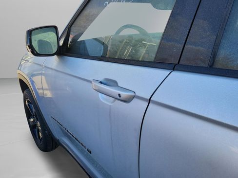 Used 2023 Jeep Grand Cherokee L Limited w/ Black Appearance Package image 25