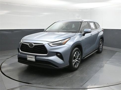 Used 2021 Toyota Highlander XLE image 30
