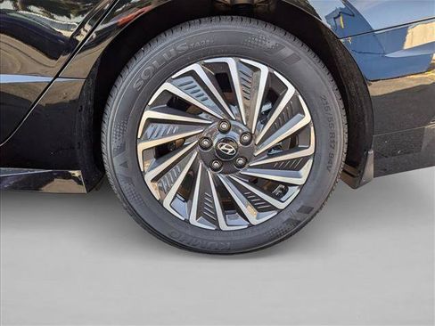 New 2025 Hyundai Sonata SEL FWD image 9