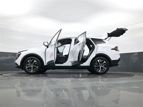 Used 2024 Kia Sportage EX image 34