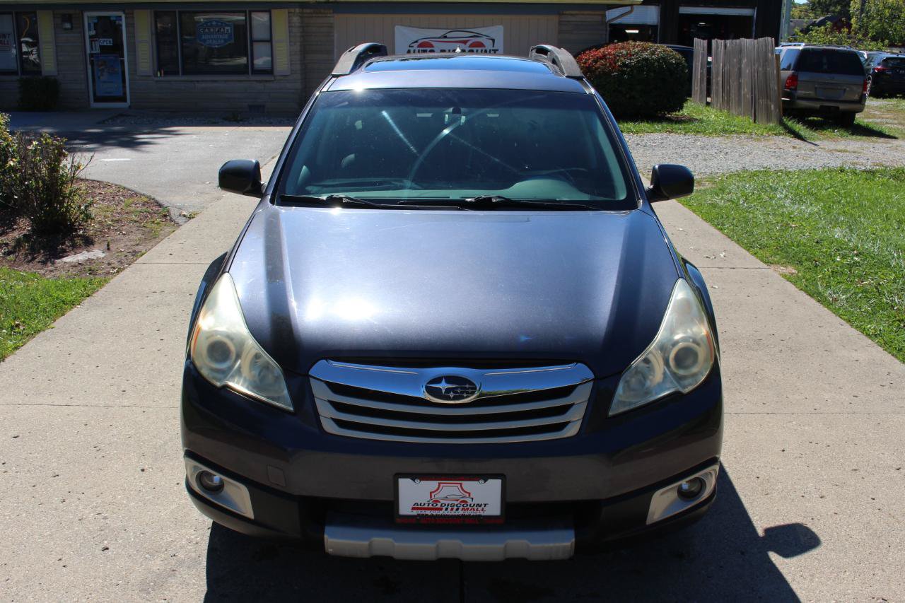 Used 2011 Subaru Outback 2.5i Limited AWD/4WD image 4