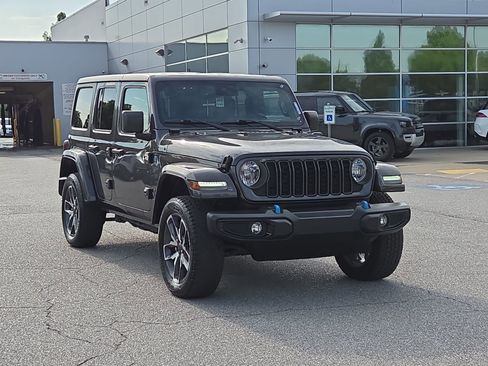 Used 2024 Jeep Wrangler Unlimited AWD/4WD image 1