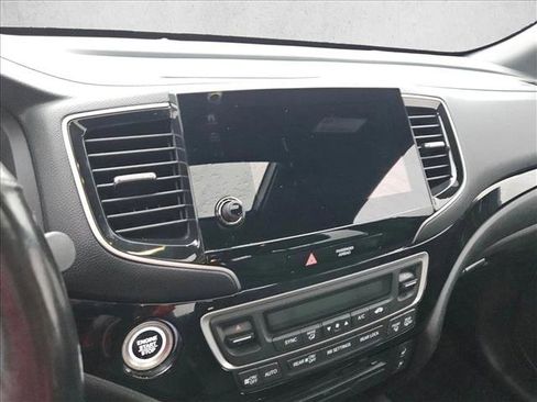 Used 2020 Honda Pilot Black Edition image 18