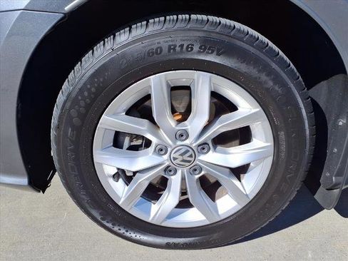 Used 2016 Volkswagen Passat 1.8T S image 21