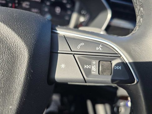 Certified 2025 Audi Q3 2.0T Premium image 32